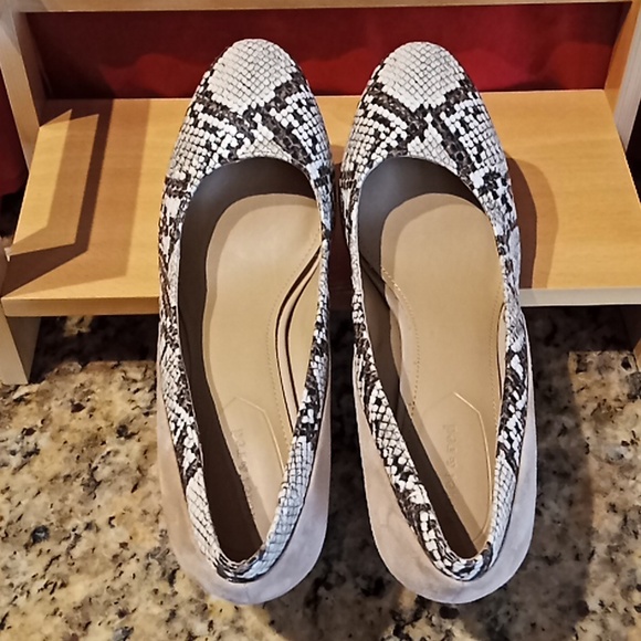 Violet & Red Snakeskin Wedges. NWOT. Never Been Worn. PERSIA Size 7M. - Picture 4 of 16